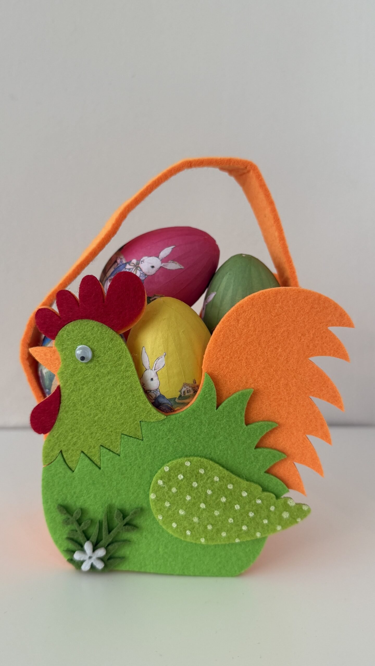 Καλαθι κοκορας με αυγα