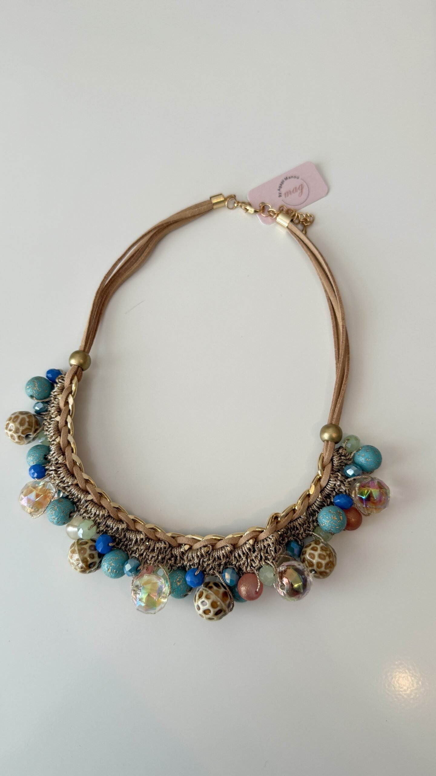 Κολιε κοντο με πολυχρωμες χαντρες